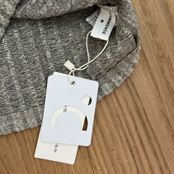 NWT REVOLVE & ANTHROPOLOGIE lovers COMMENSE soft button front shirt M khaki - Picture 5 of 8